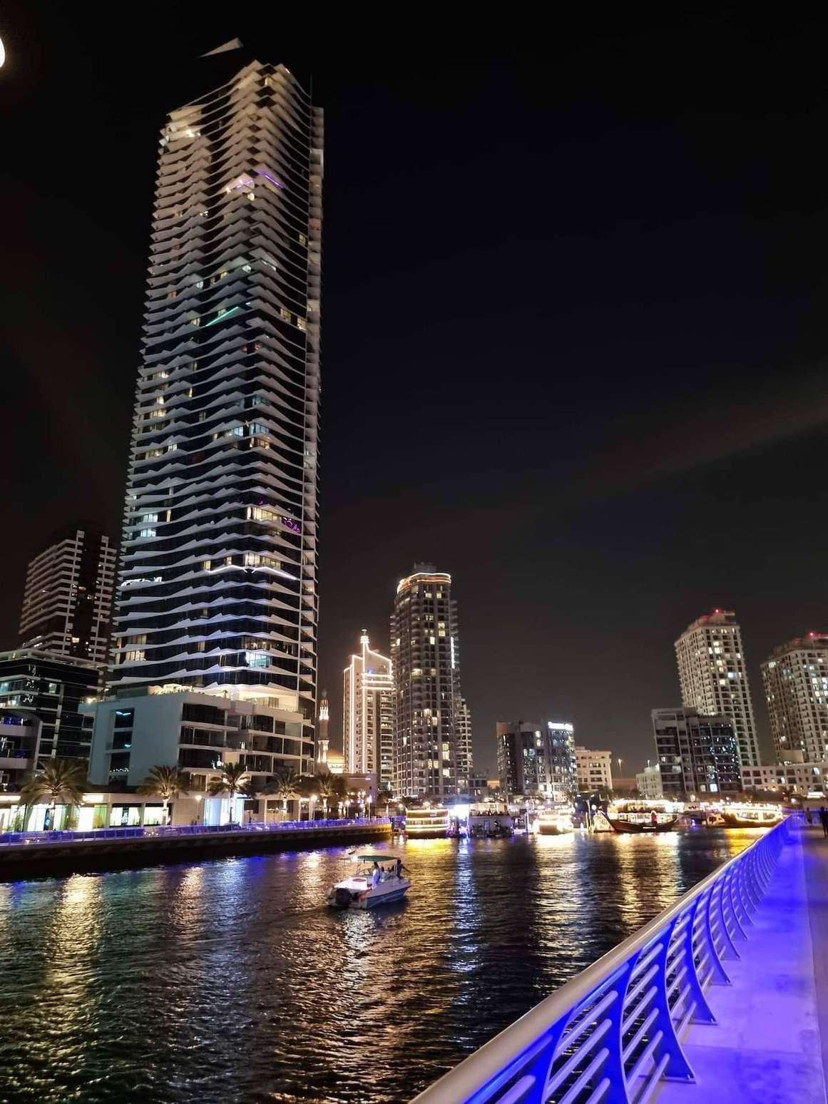 Stella Maris 42nd-Floor 2BR with Dubai Skyline Views — photo 27