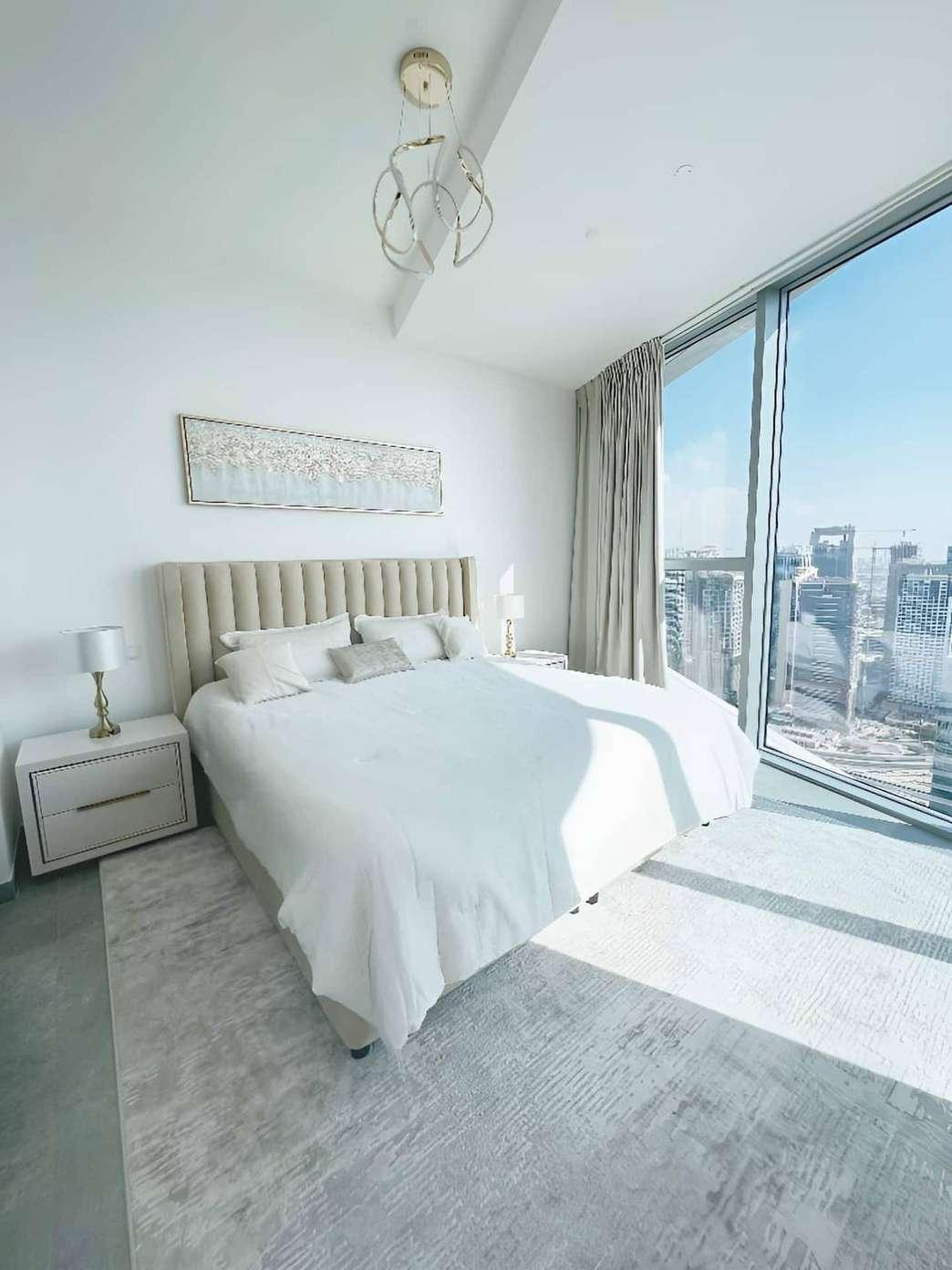 Stella Maris 42nd-Floor 2BR with Dubai Skyline Views — photo 32