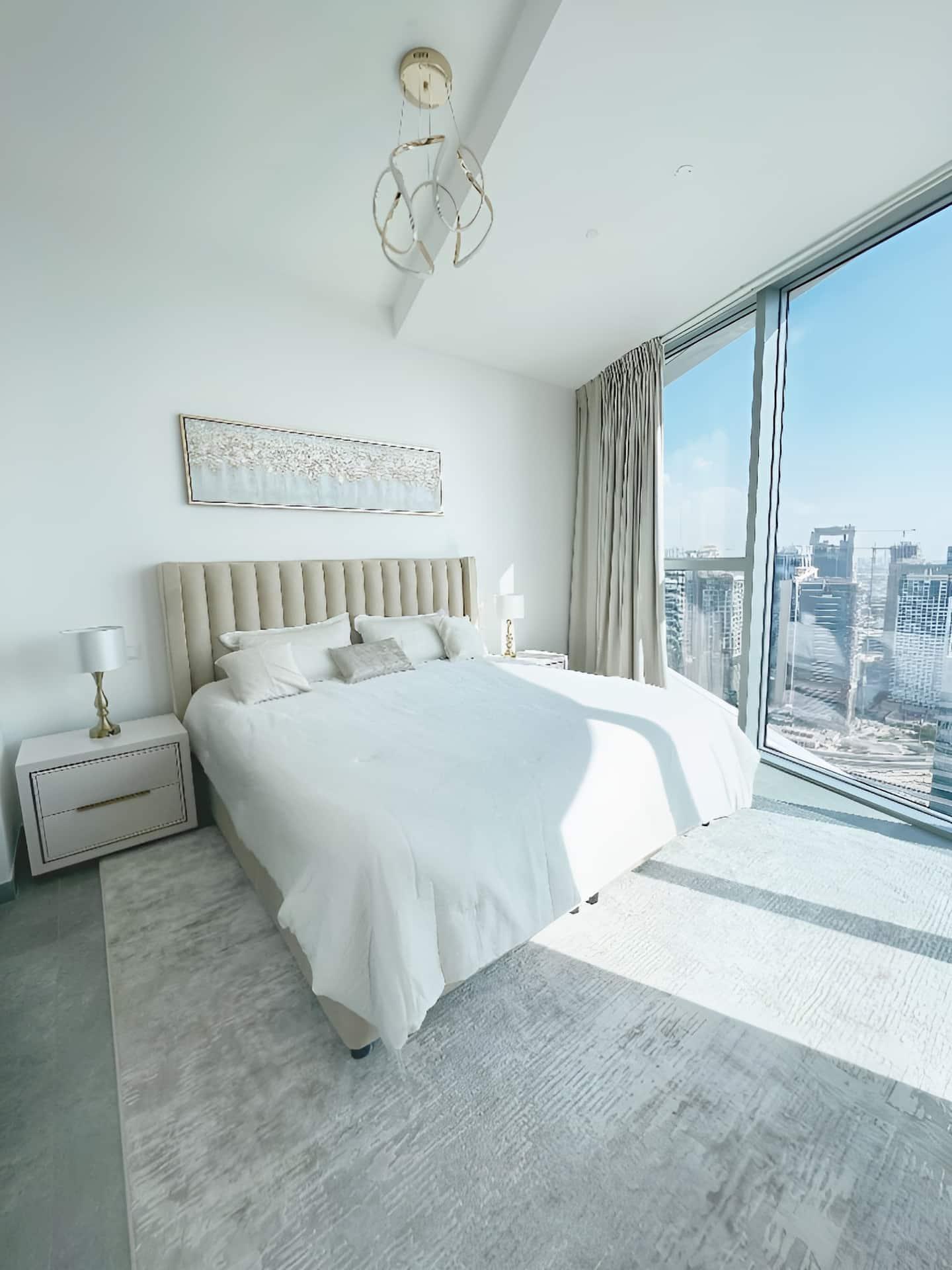 Stella Maris 42nd-Floor 2BR with Dubai Skyline Views — photo 32
