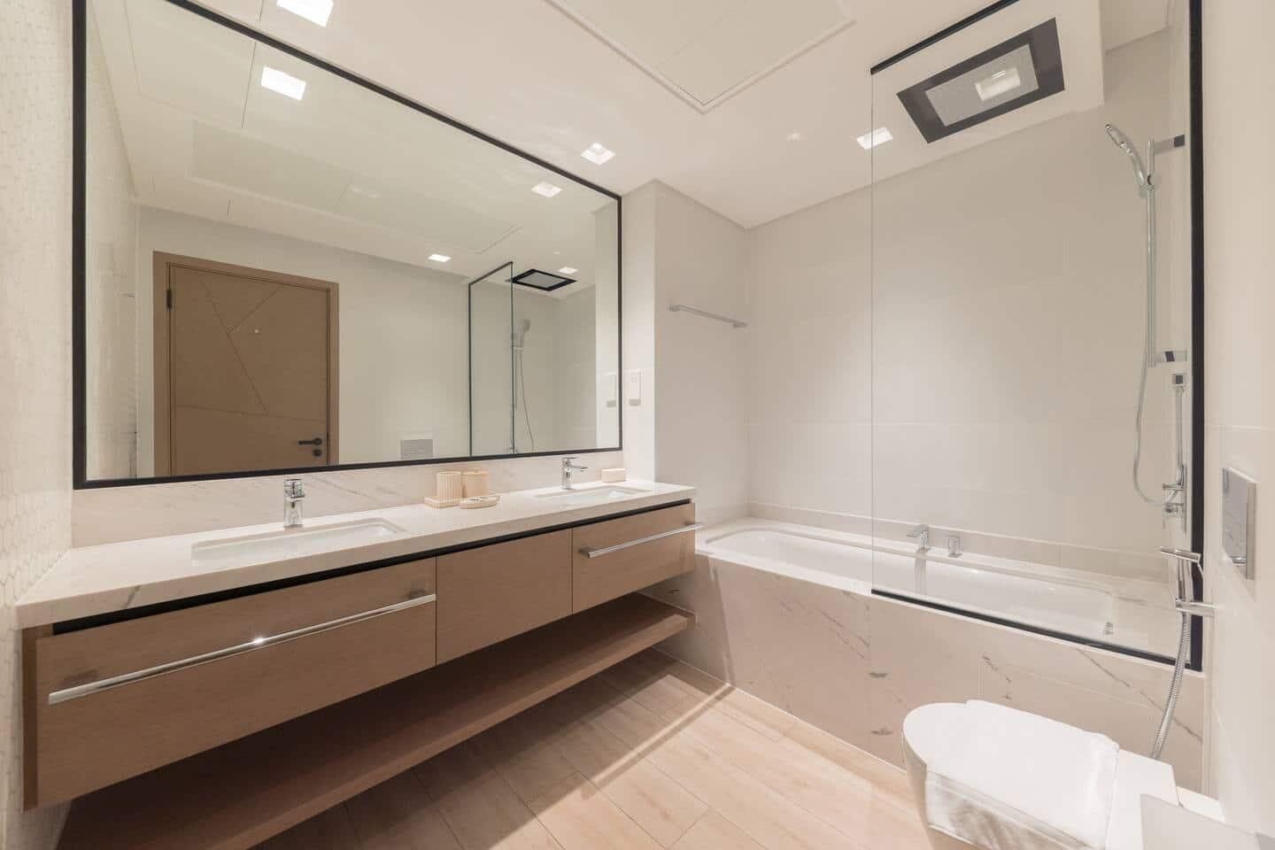 Creek Harbour 1BR Apartment with Skyline & Creek Views — photo 9