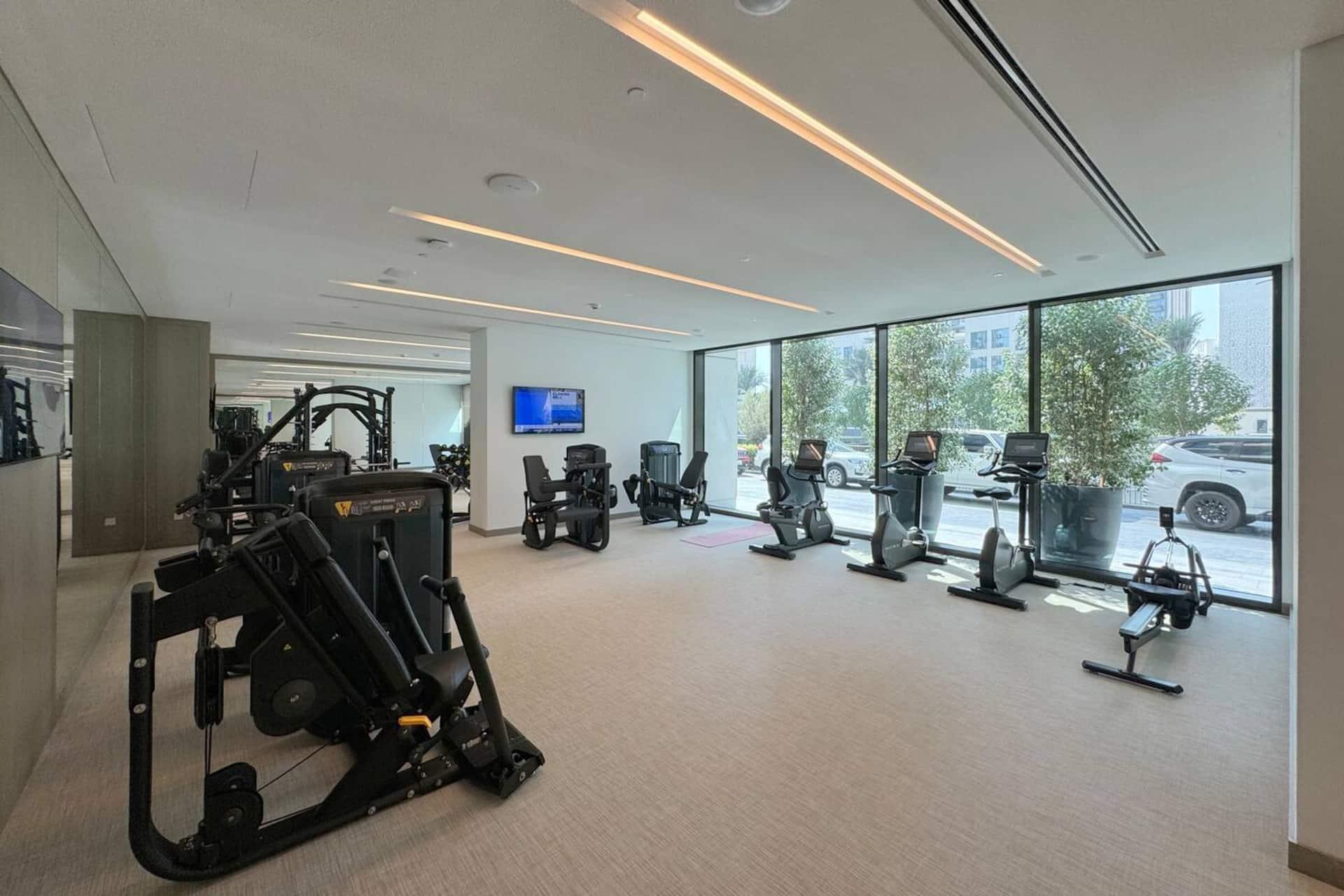 Creek Harbour 1BR Apartment with Skyline & Creek Views — photo 4