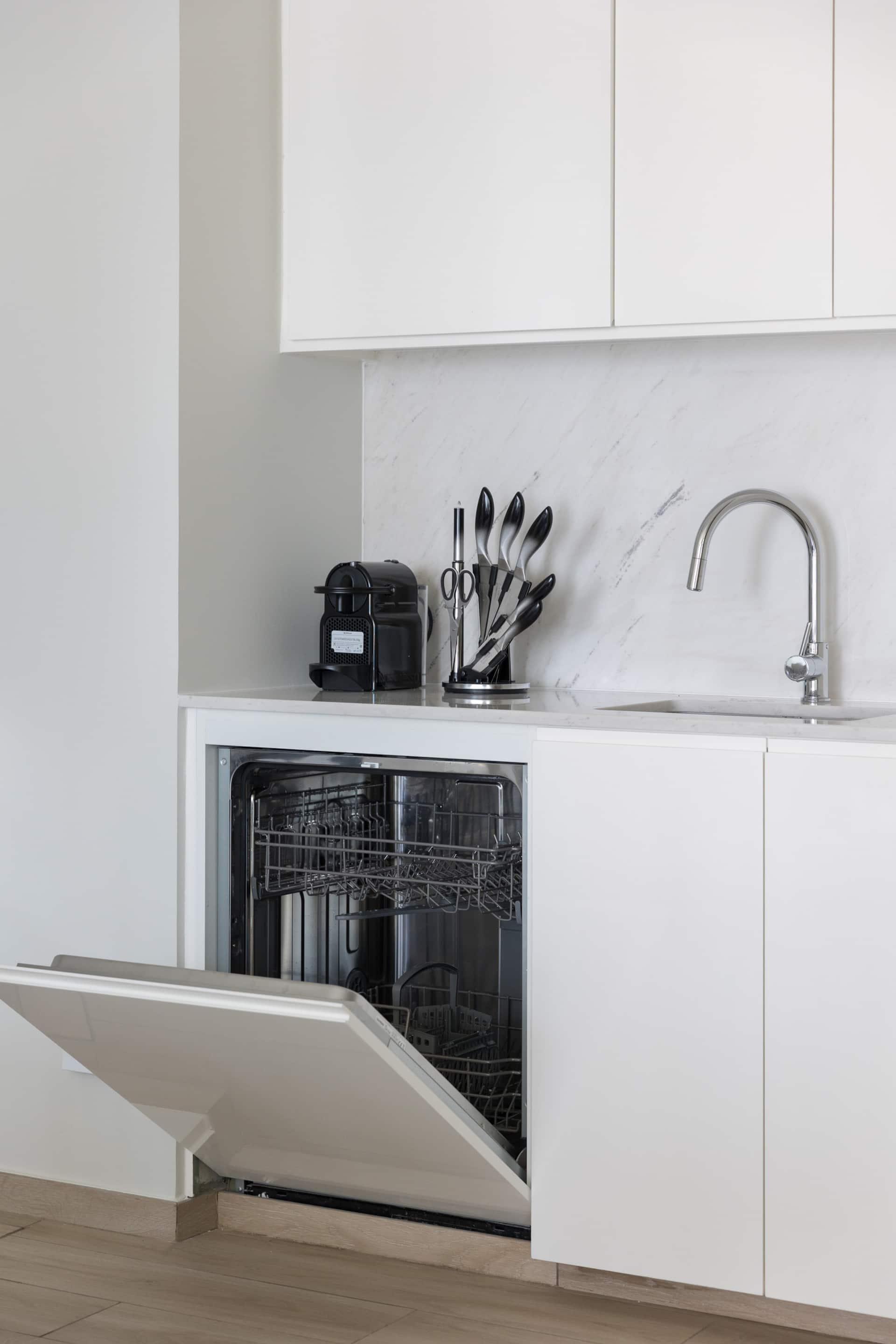 Creek Harbour 1BR Apartment with Skyline & Creek Views — photo 5