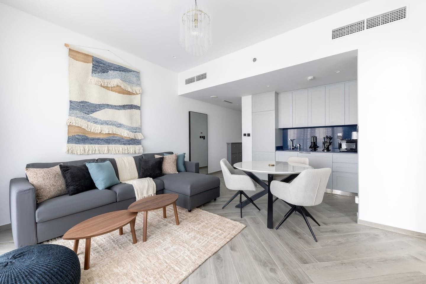 Canal View 1BR Apartment in Business Bay, Peninsula — main photo