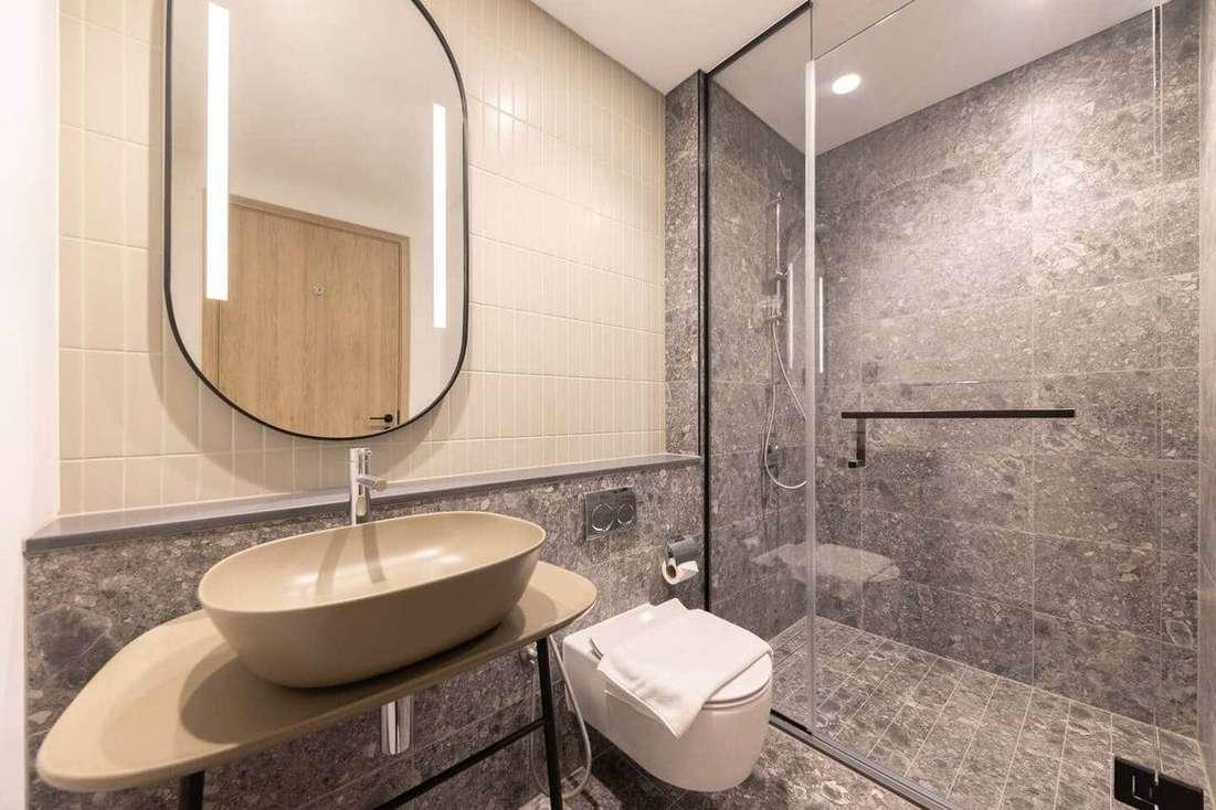 Canal View 1BR Apartment in Business Bay, Peninsula — photo 40
