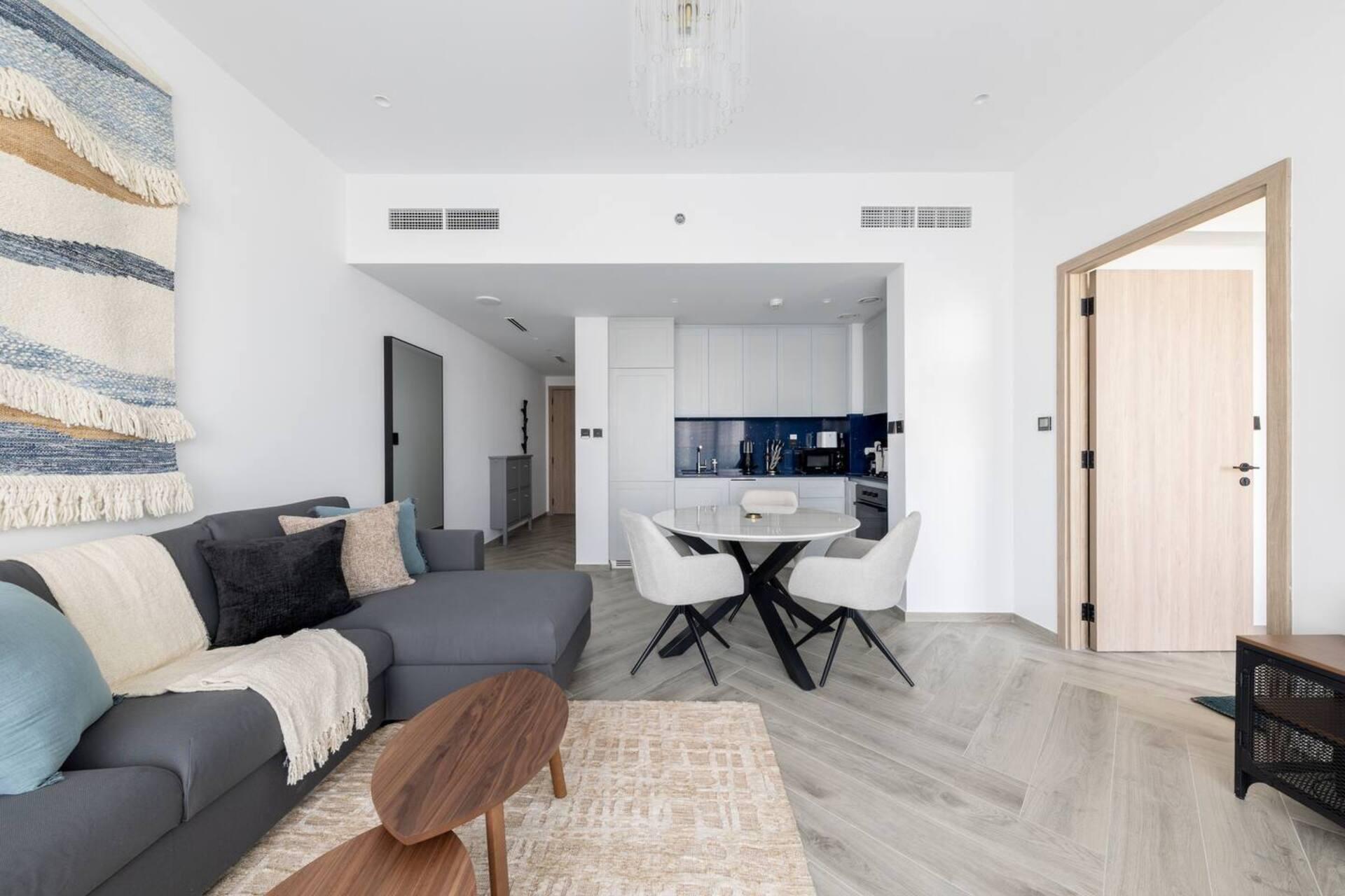 Canal View 1BR Apartment in Business Bay, Peninsula — photo 4