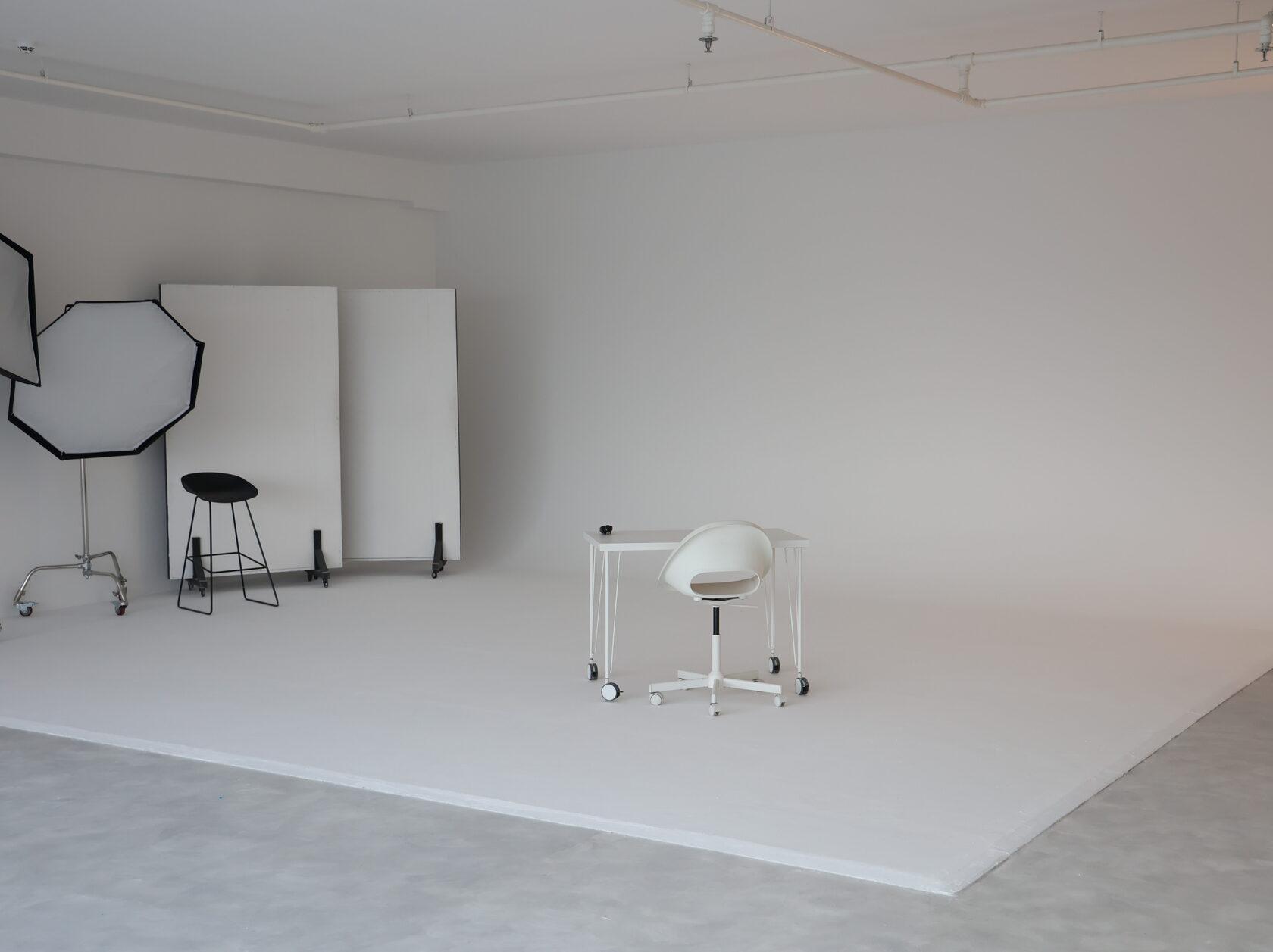 Cement Hall Photo Studio with 7x6m Cyclorama in Barsha Heights — photo 7