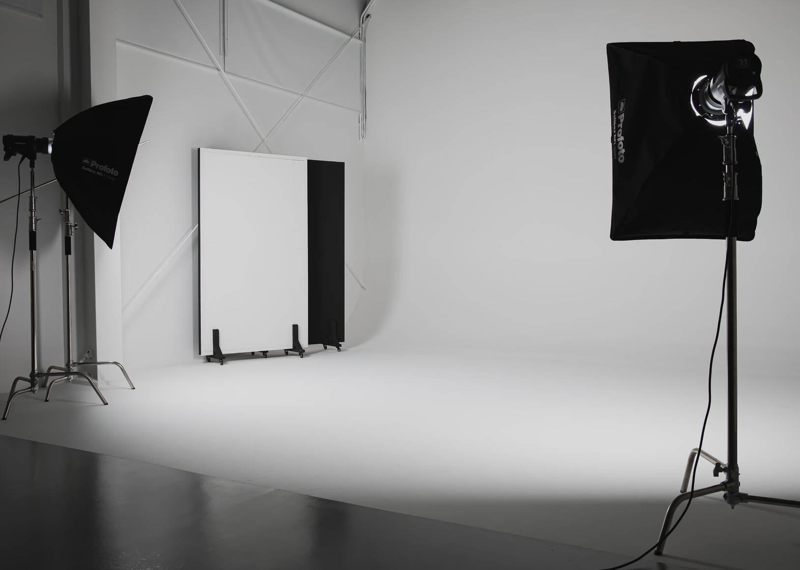 Cyclorama Hall Studio with 6x6m Infinity Wall in Dubai — main photo