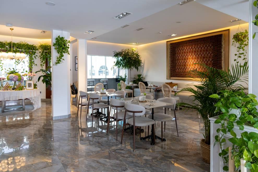 Semi-Private Garden Cafe Space and Flowers Boutique in Al Manara for Events and Photoshoots — photo 11