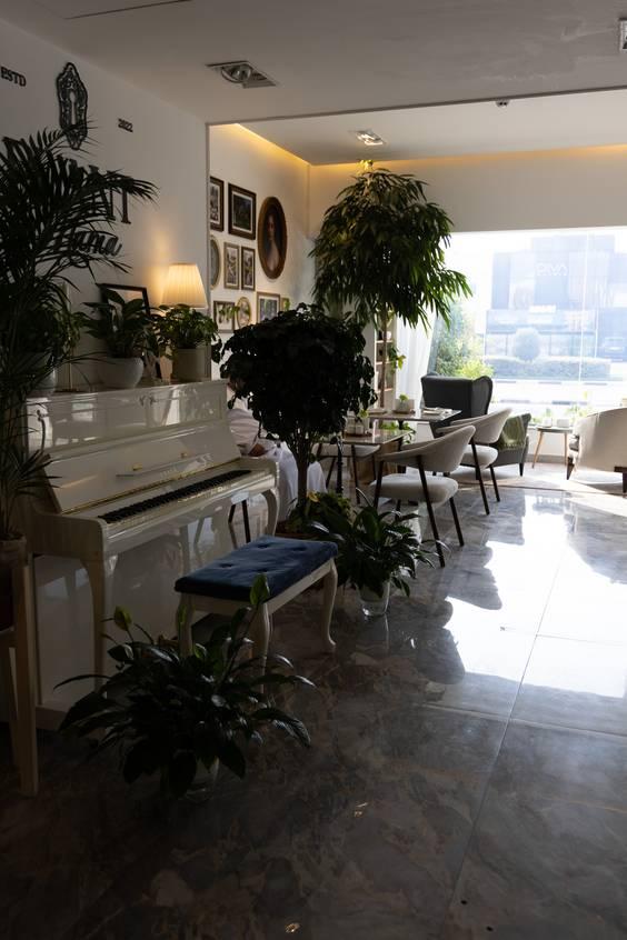 Semi-Private Garden Cafe Space and Flowers Boutique in Al Manara for Events and Photoshoots — photo 22