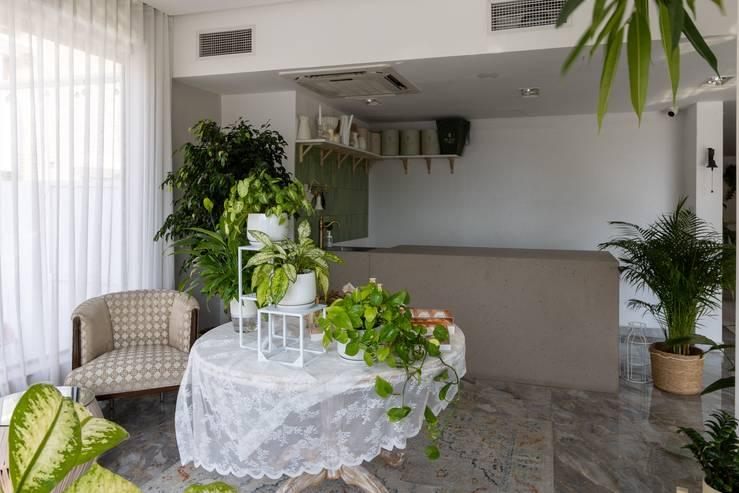 Fully Private Plant-Filled Cafe and Flowers Boutique in Al Manara for Shoots and Events — photo 11