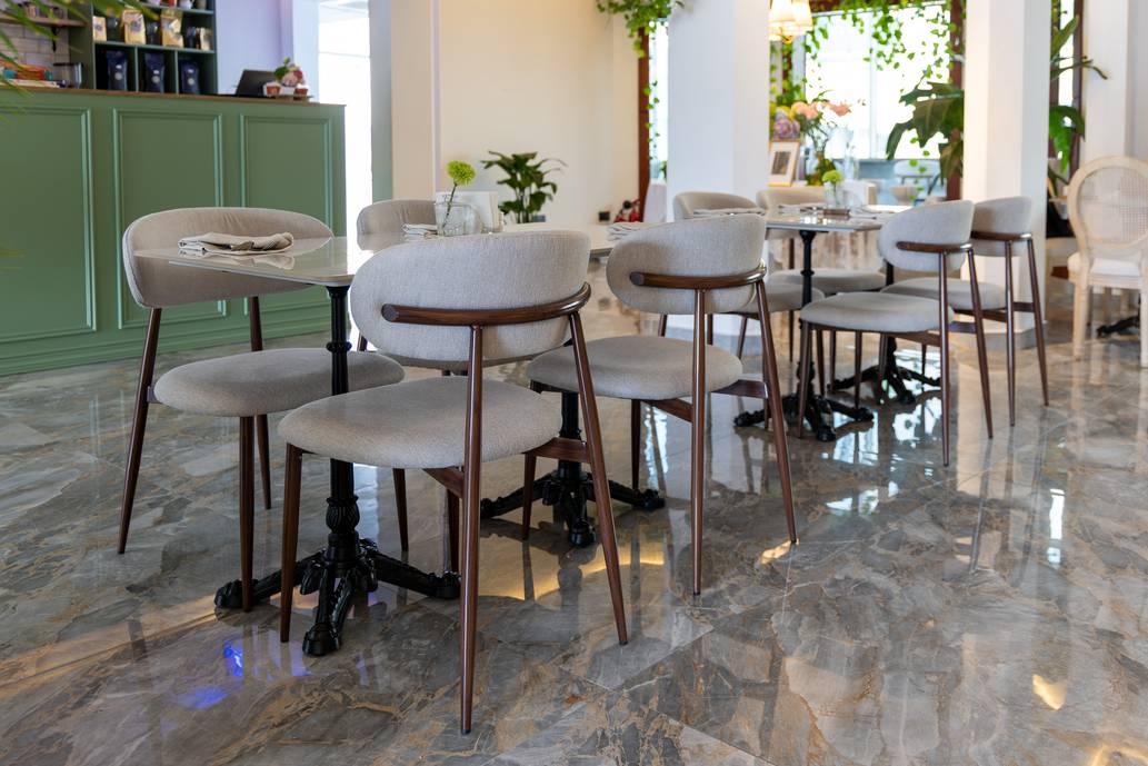 Fully Private Plant-Filled Cafe and Flowers Boutique in Al Manara for Shoots and Events — photo 13