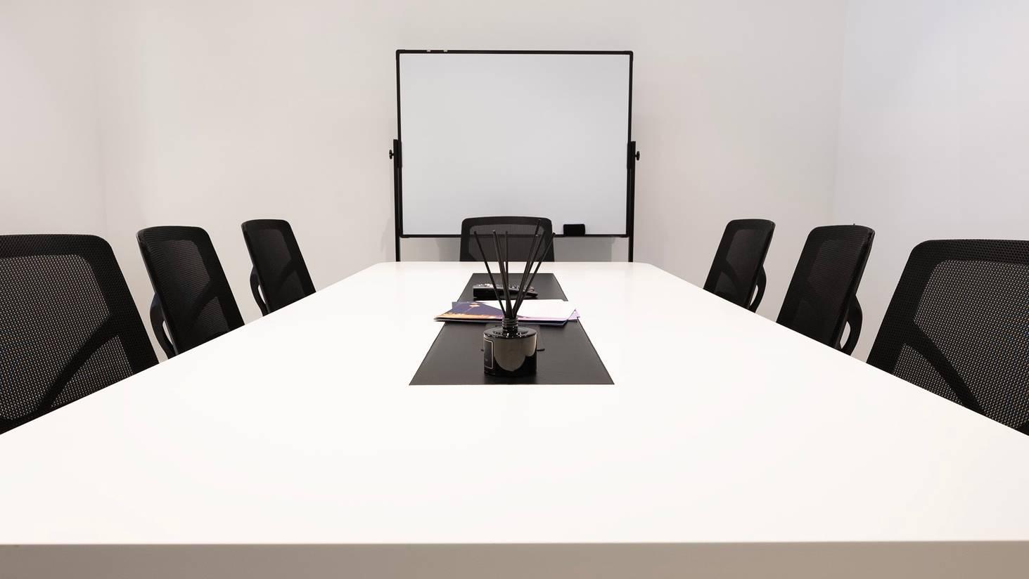 Meeting Rooms for Team Sessions in Trade Center, Dubai (Up to 8 People) — photo 8