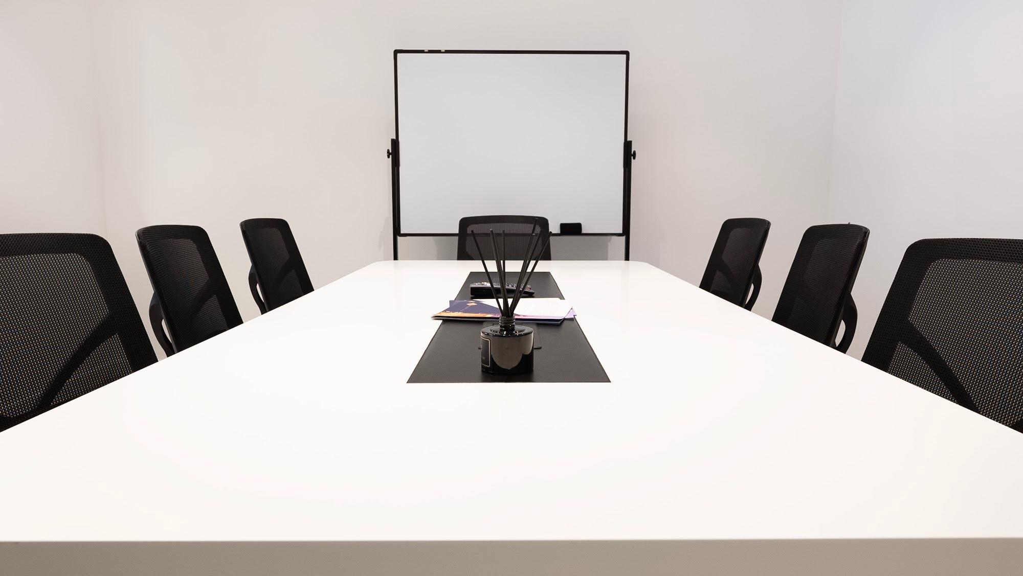 Meeting Rooms for Team Sessions in Trade Center, Dubai (Up to 8 People) — photo 8