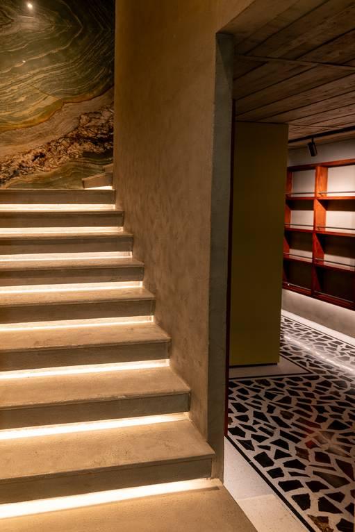 Designer Bedroom Sets for Photoshoots and Production Projects in Al Quoz, Dubai — photo 9