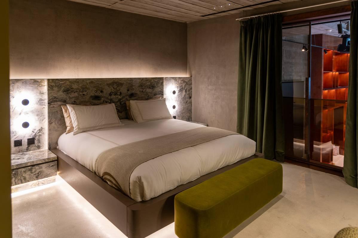 Designer Bedroom Sets for Photoshoots and Production Projects in Al Quoz, Dubai — photo 13