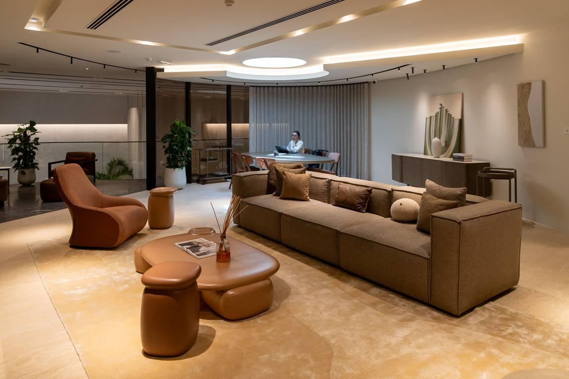 Luxury Furniture Showroom for Photoshoots and Workshops in Al Quoz, Dubai — photo 5