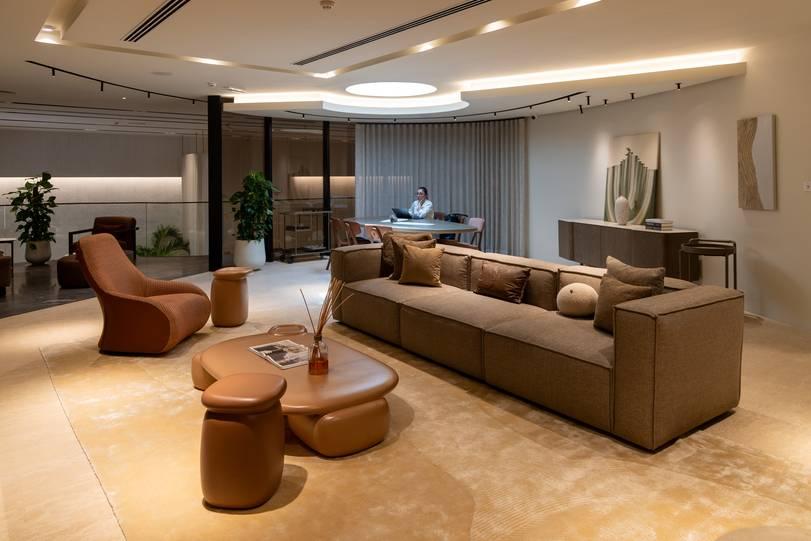 Luxury Furniture Showroom for Photoshoots and Workshops in Al Quoz, Dubai — photo 18