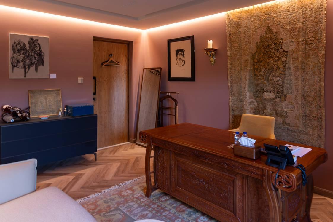 Luxury Furniture Showroom for Photoshoots and Workshops in Al Quoz, Dubai — photo 26