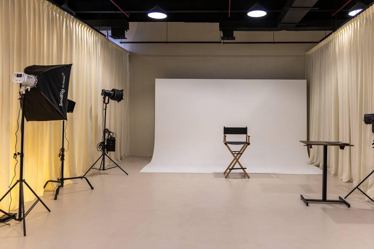 Photo and Video Studio with Cyclorama in Al Quoz, Dubai — main photo