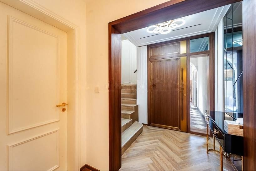 Two Story Villa for Photo and Video Shoots in JVT, Dubai — photo 6