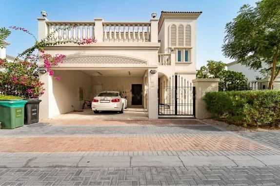 Two Story Villa for Photo and Video Shoots in JVT, Dubai — photo 19