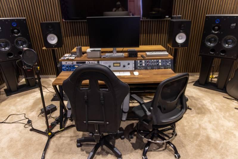 Recording Studio for Music and Podcasts in Al Awir, Dubai — photo 6