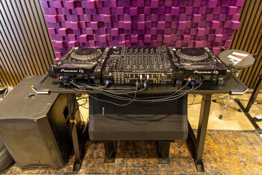Recording Studio for Music and Podcasts in Al Awir, Dubai — photo 9