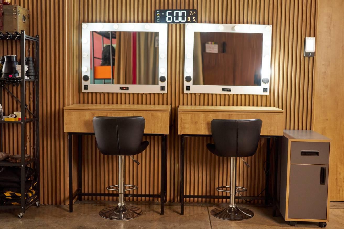 Podcast Studio with Operator in Nadd Al Hamar, Dubai — photo 9
